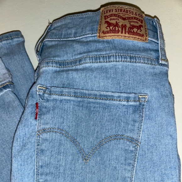 Levi’s Mid Rise Super Skinny Jeans - Picture 2 of 4